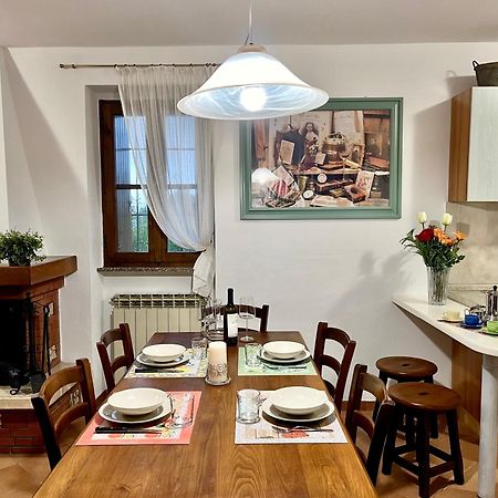 Appartamento Mirella In Centro Storico Casole dʼElsa Εξωτερικό φωτογραφία