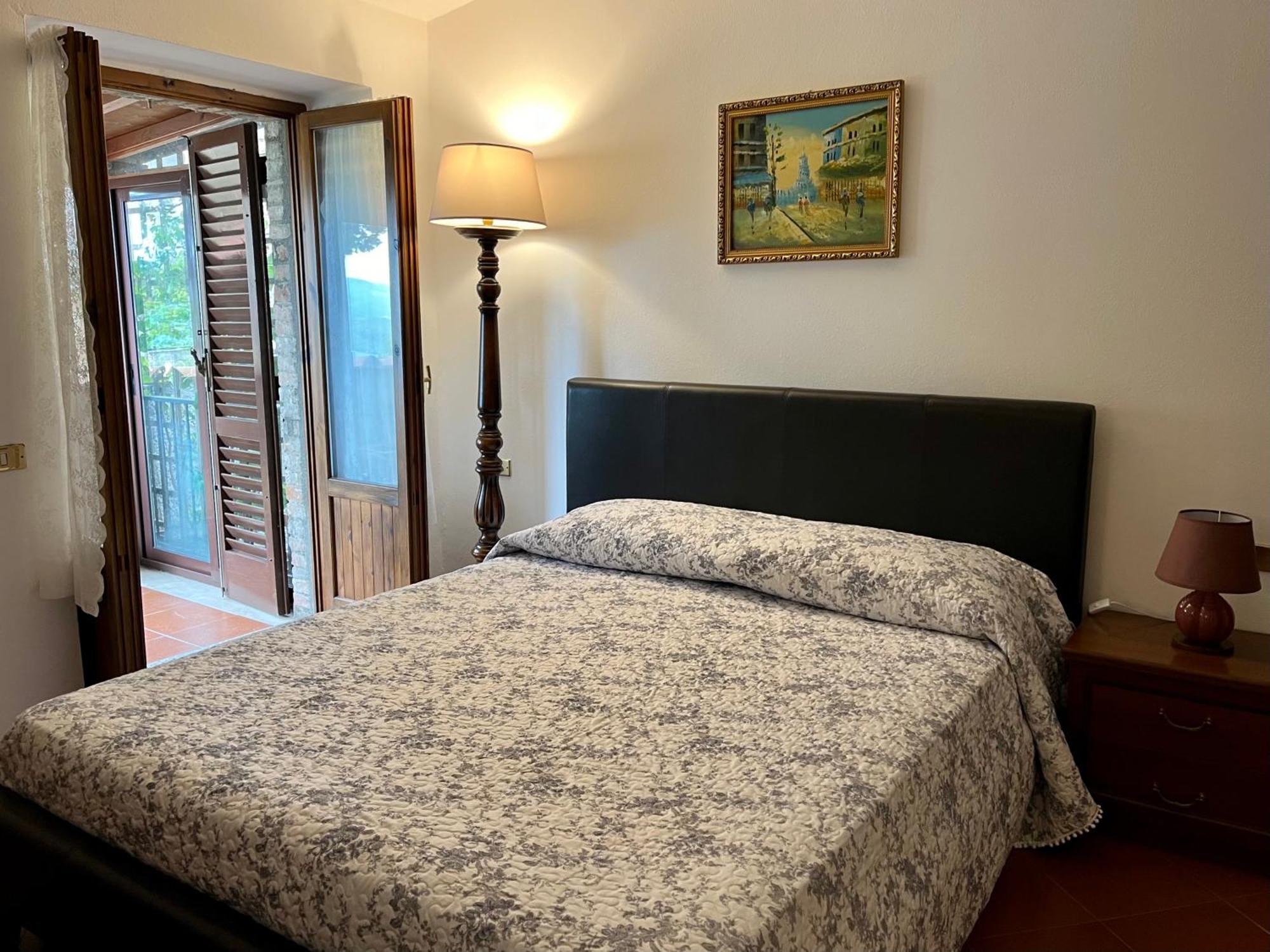 Appartamento Mirella In Centro Storico Casole dʼElsa Εξωτερικό φωτογραφία